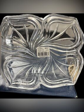 Mikasa Clear Floral-Pattern Glass Serving Dish